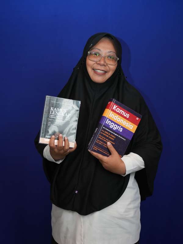 Ibu Ika Ayu Suryani, S.S