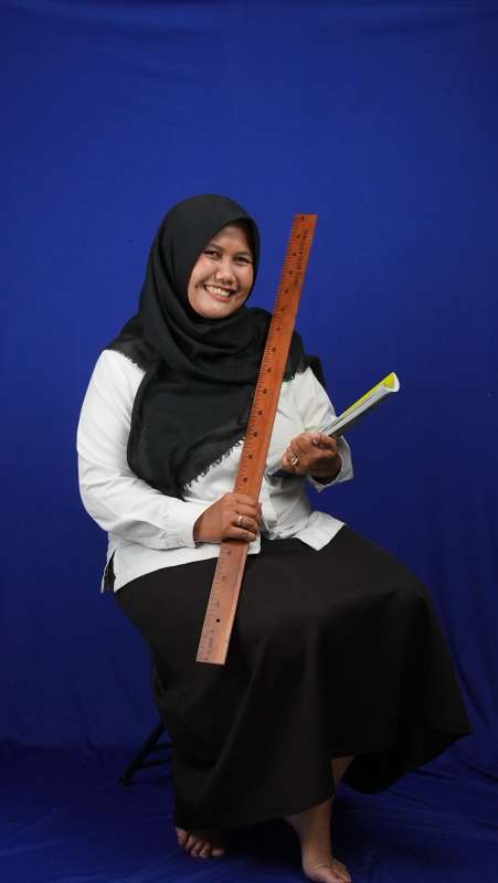 Ibu Nuroh Irma Areni, S.Pd.,Gr.
