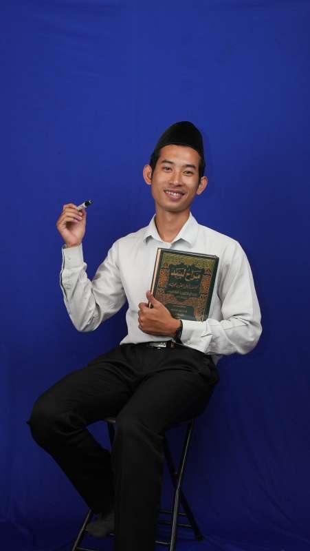 Bpk. Ahmad Zuhdan Makhluf, S.Pd., S.Ag.