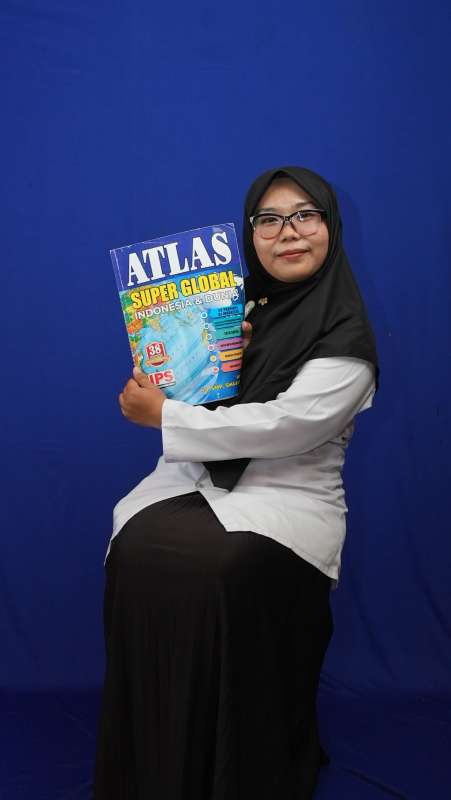 Ibu Liya Febriyanti, S.S., Gr. 