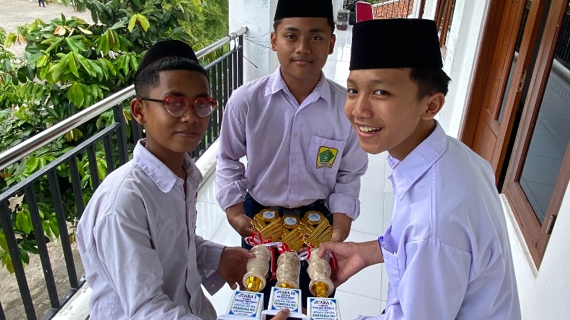 MTs Assalafiyyah Mlangi Berhasil Borong Piala Porsemanu