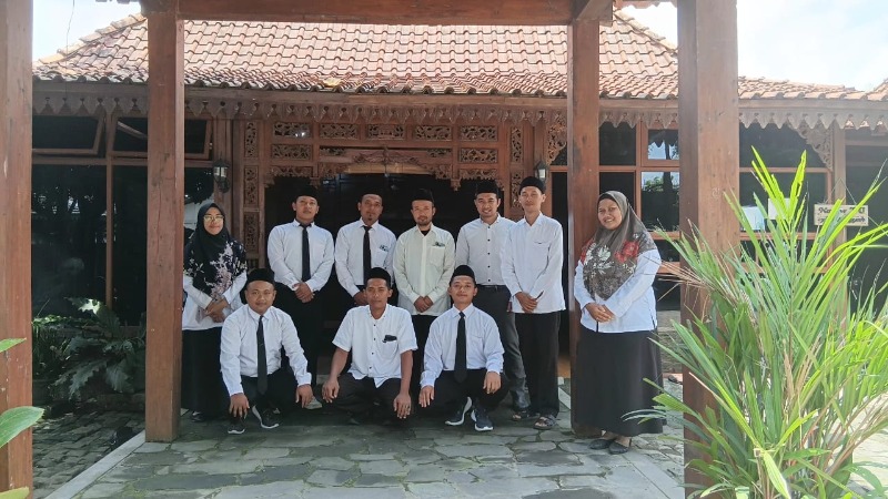 Studi Banding Antara MTs Assalafiyyah Dengan SMPIT Budi Mulia